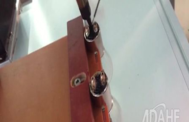 汽車(chē)燈泡專用自動(dòng)焊錫機(jī)視頻